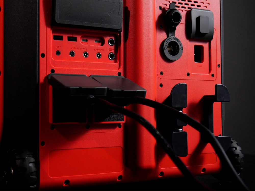 Ports in use multiple devices charging