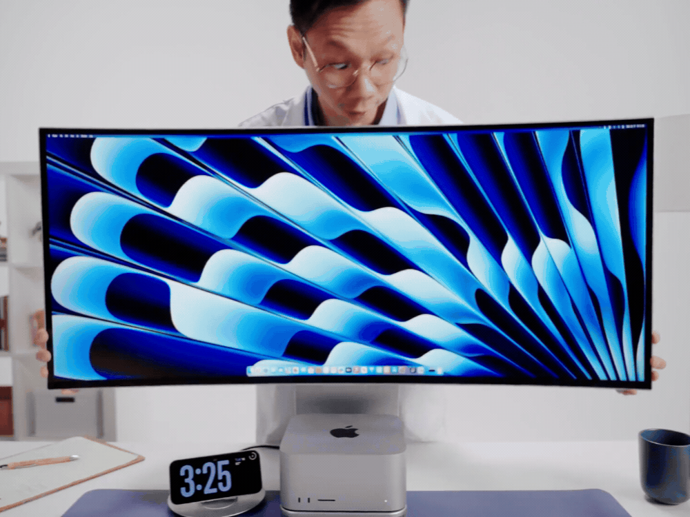 Prisma curved display